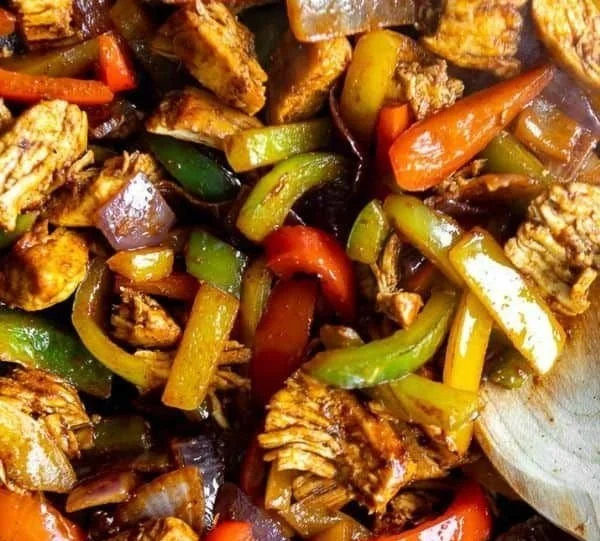 Easy Chicken Fajita Burrito Bowls